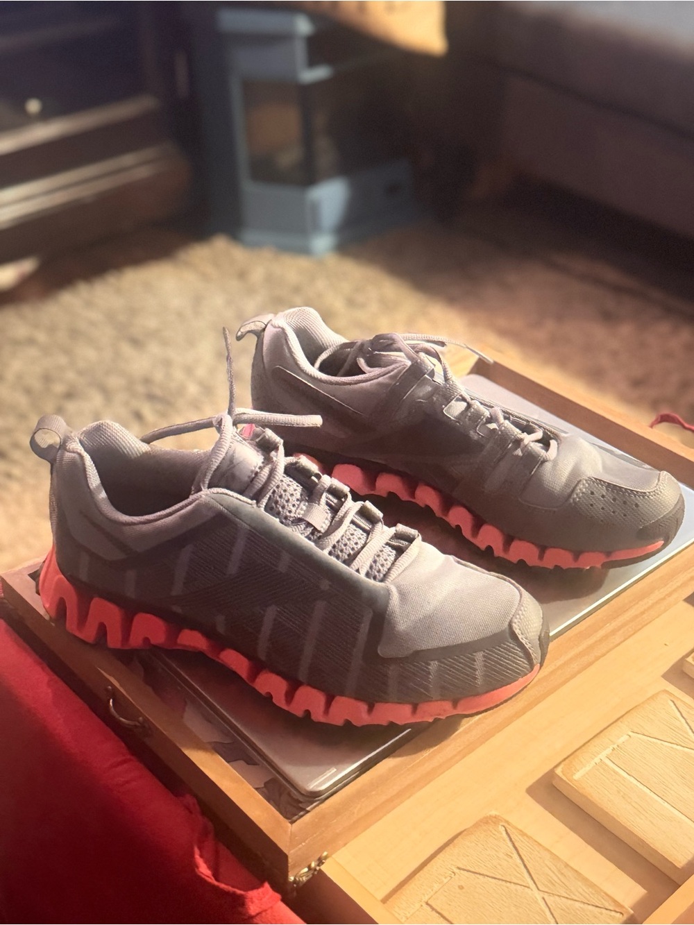 Reebox ZigZag - Grey/Orange Men’s size 9